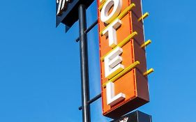 Holiday Motel And Rv Park